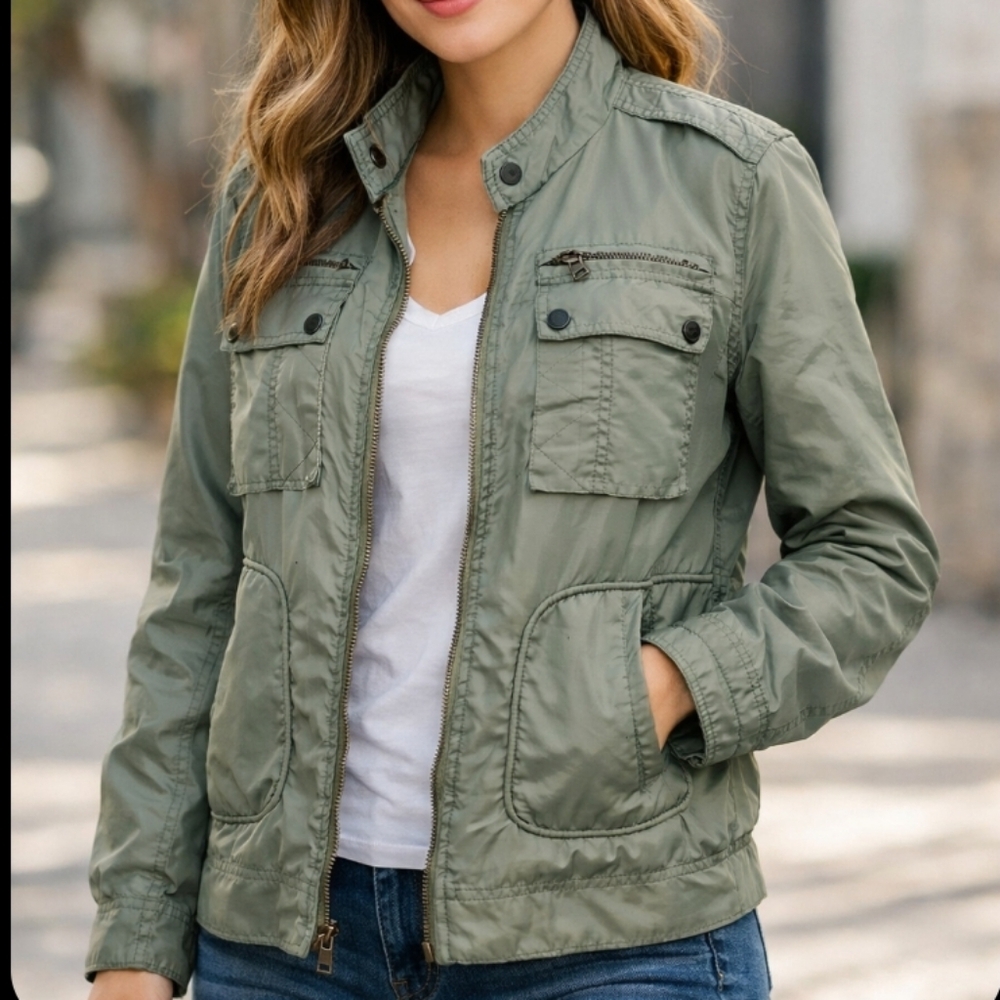 CPT by Cockpit USA military garmen nylon zippered army green jacket size medium